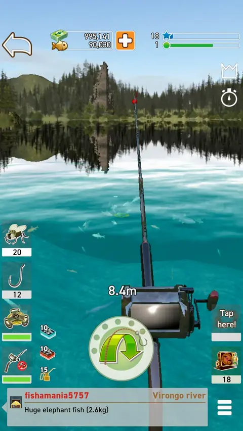 The Fishing Club 3D: canna da pesca lanciata su un lago circondato da abeti, con la barra della distanza a schermo